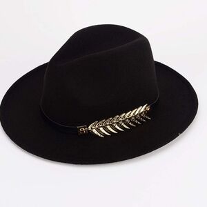 VINTAGE Women's Black Felt Gold Metal Feather Fedora Hat